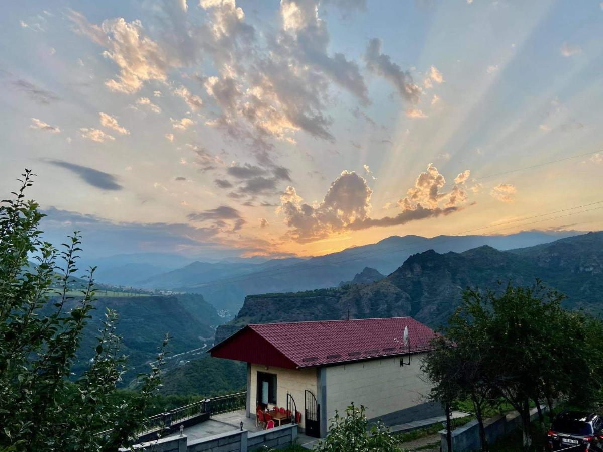 Hotel Qefilyan Sanain Bagian luar foto