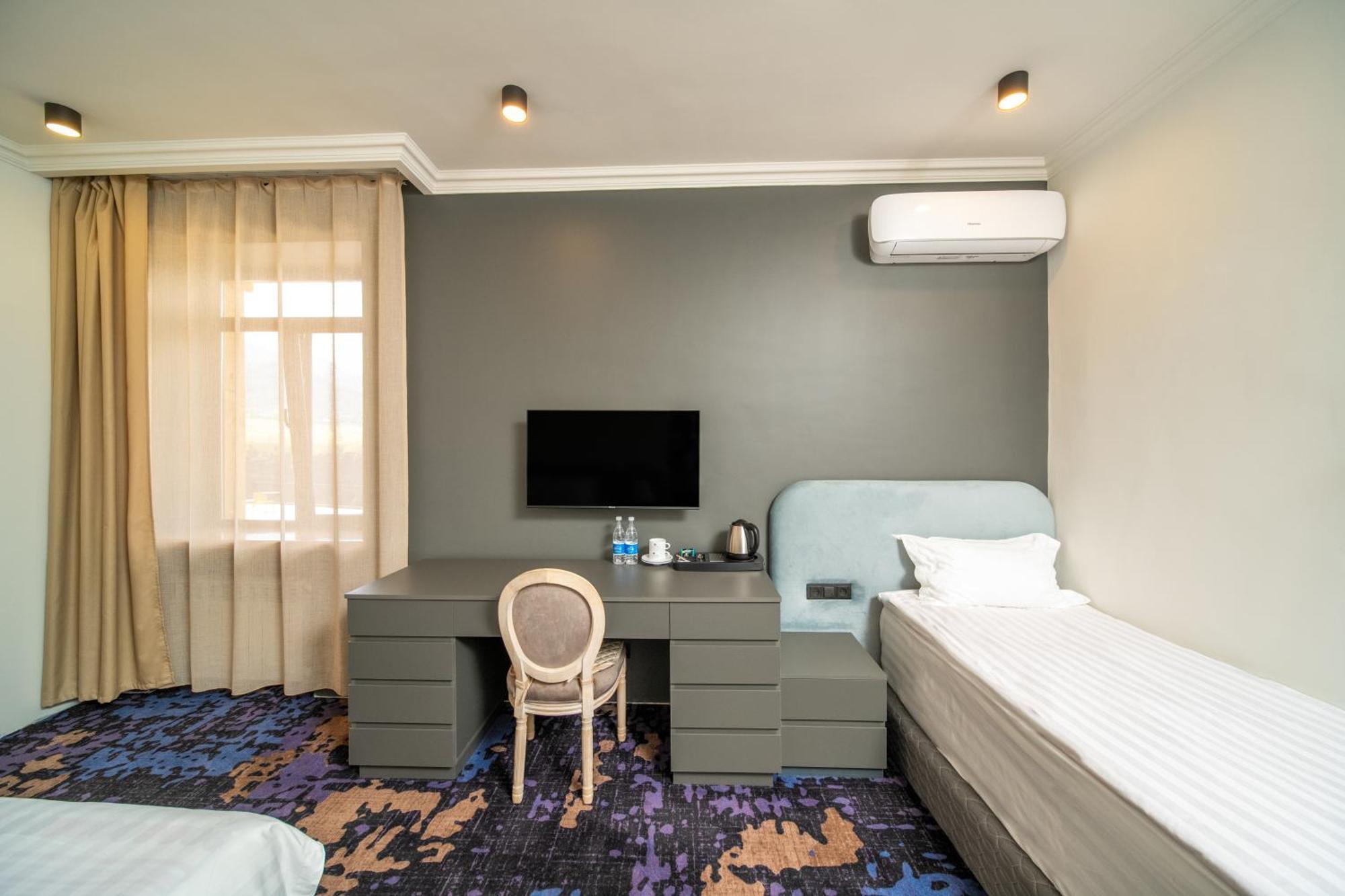 Hotel Qefilyan Sanain Bagian luar foto