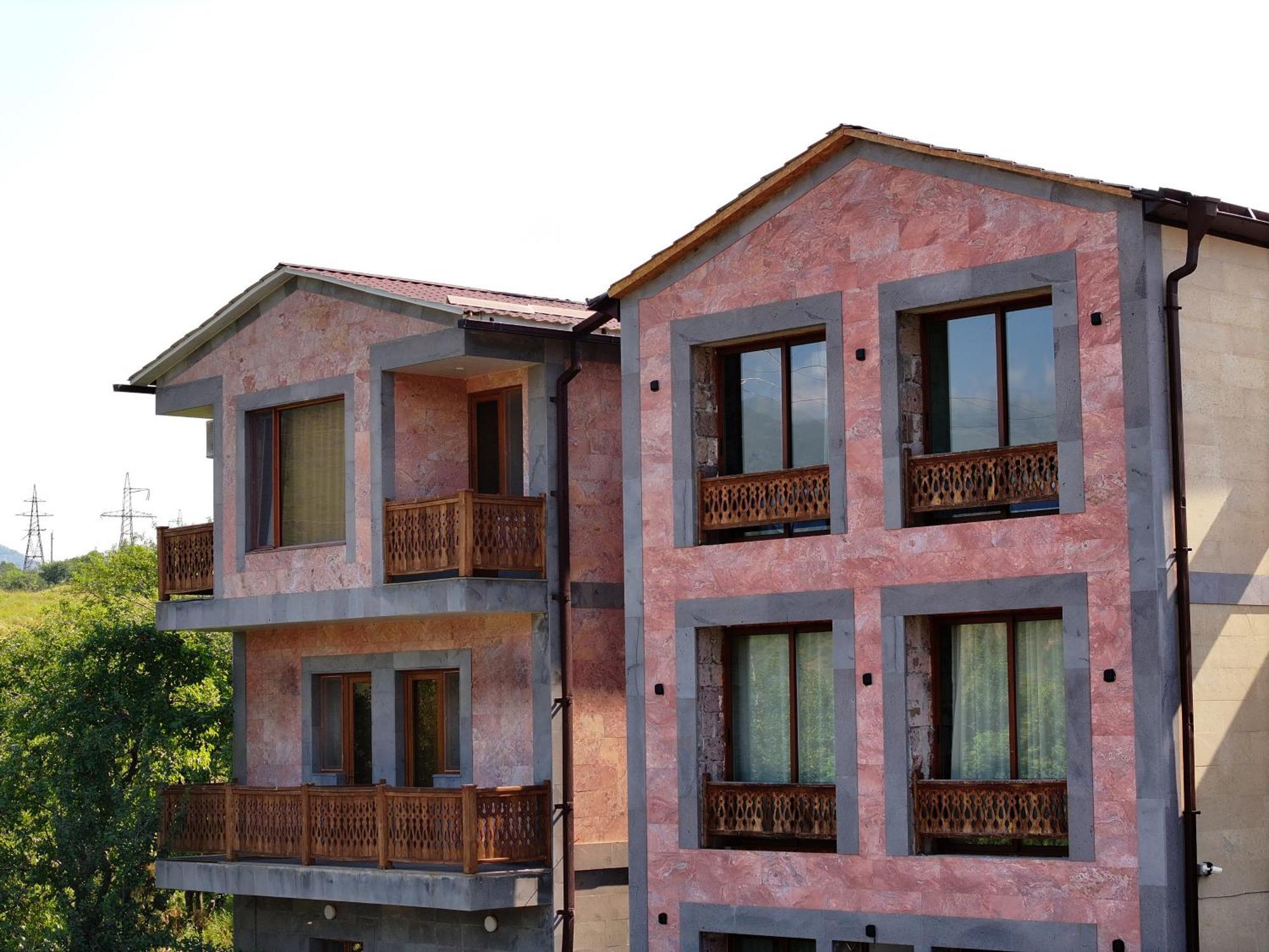 Hotel Qefilyan Sanain Bagian luar foto