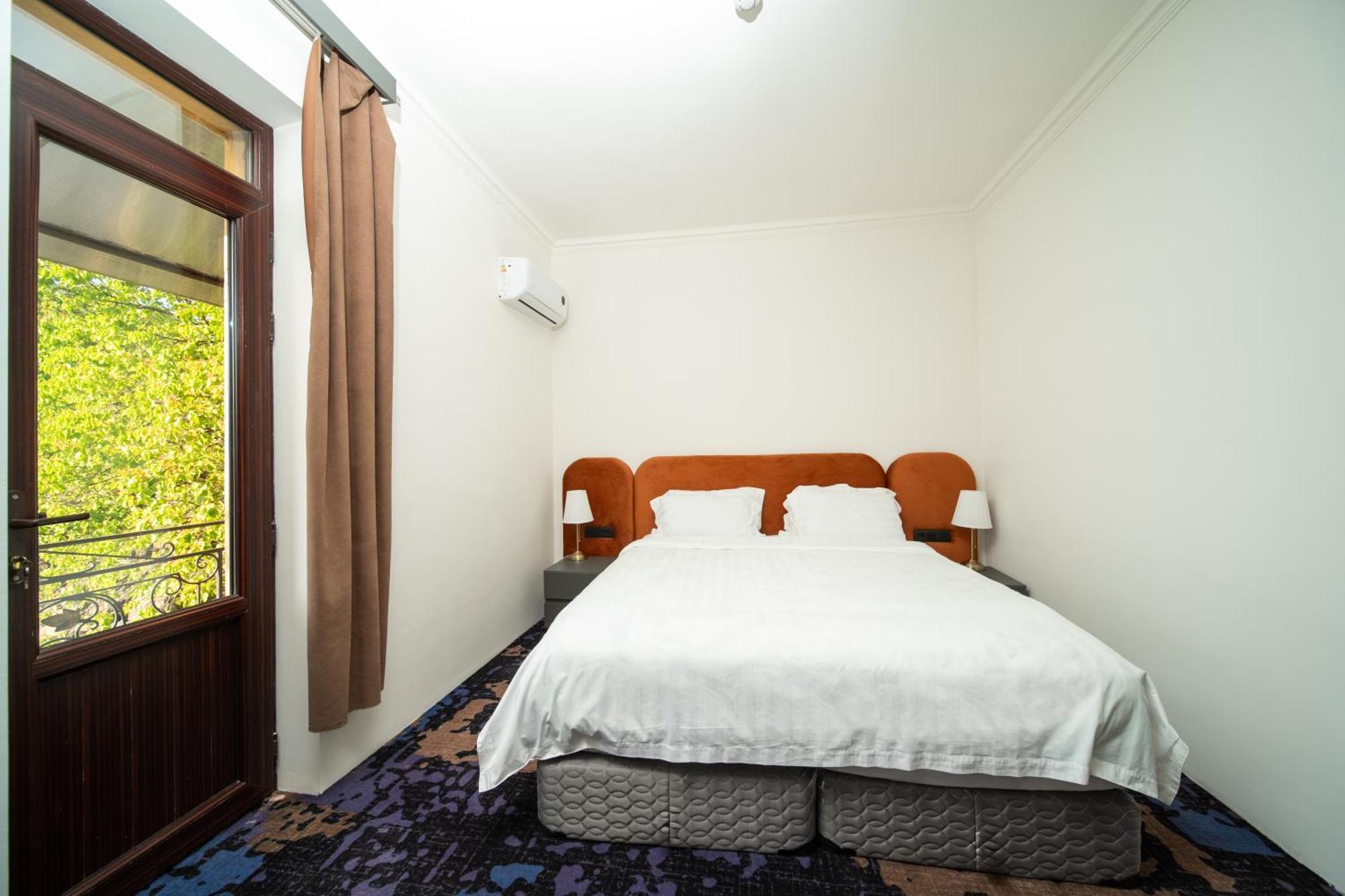 Hotel Qefilyan Sanain Bagian luar foto