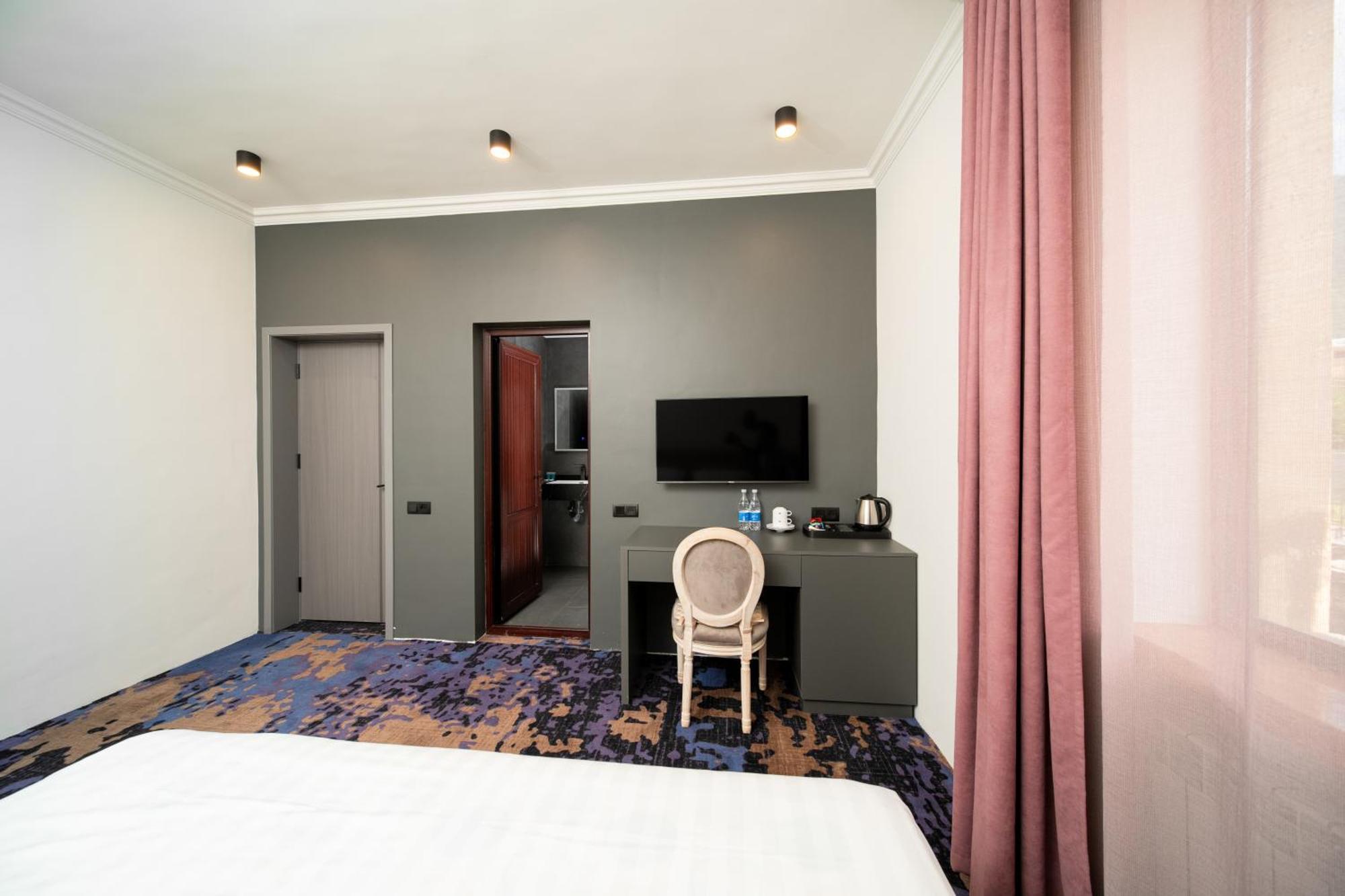 Hotel Qefilyan Sanain Bagian luar foto