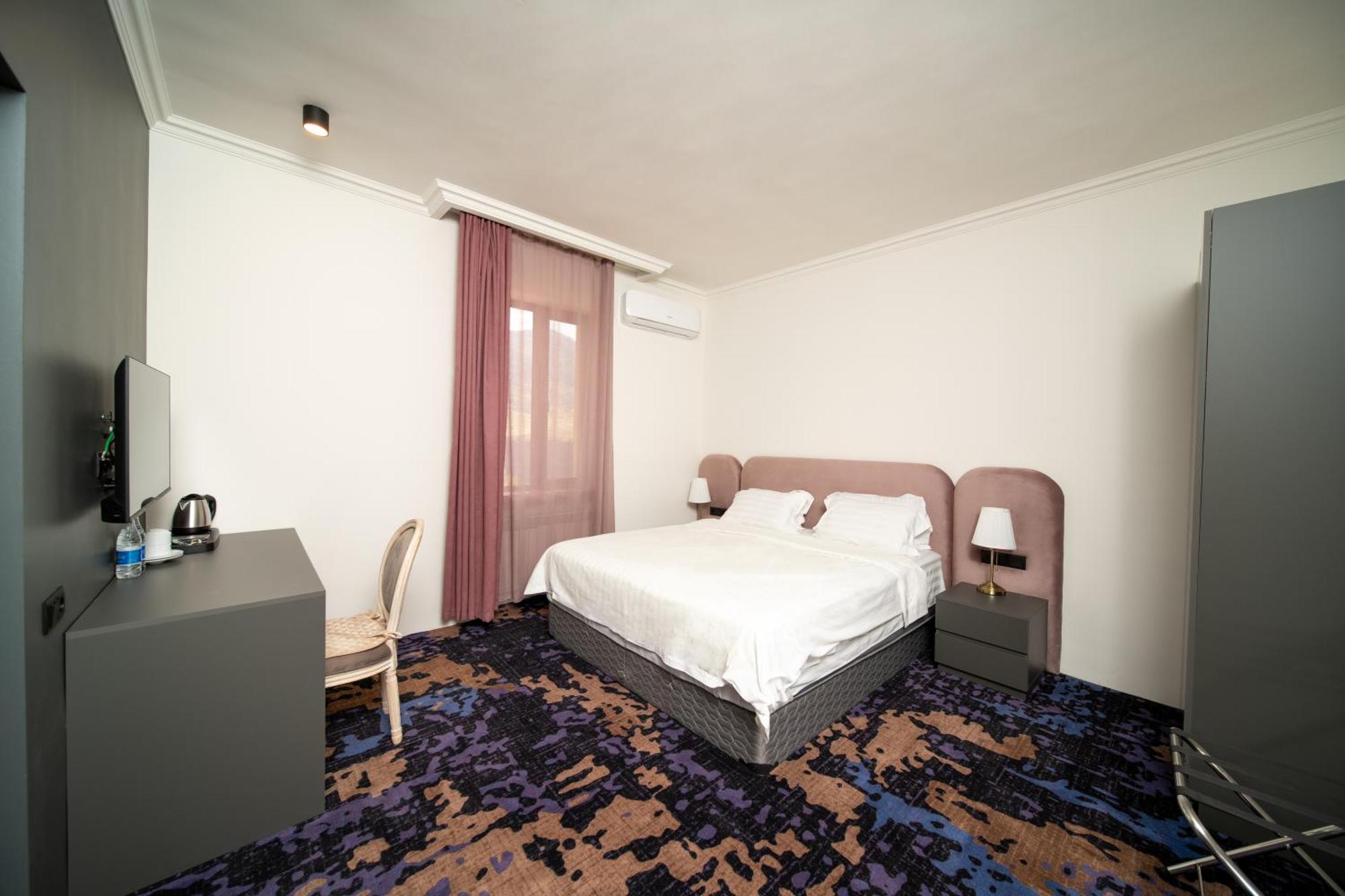 Hotel Qefilyan Sanain Bagian luar foto