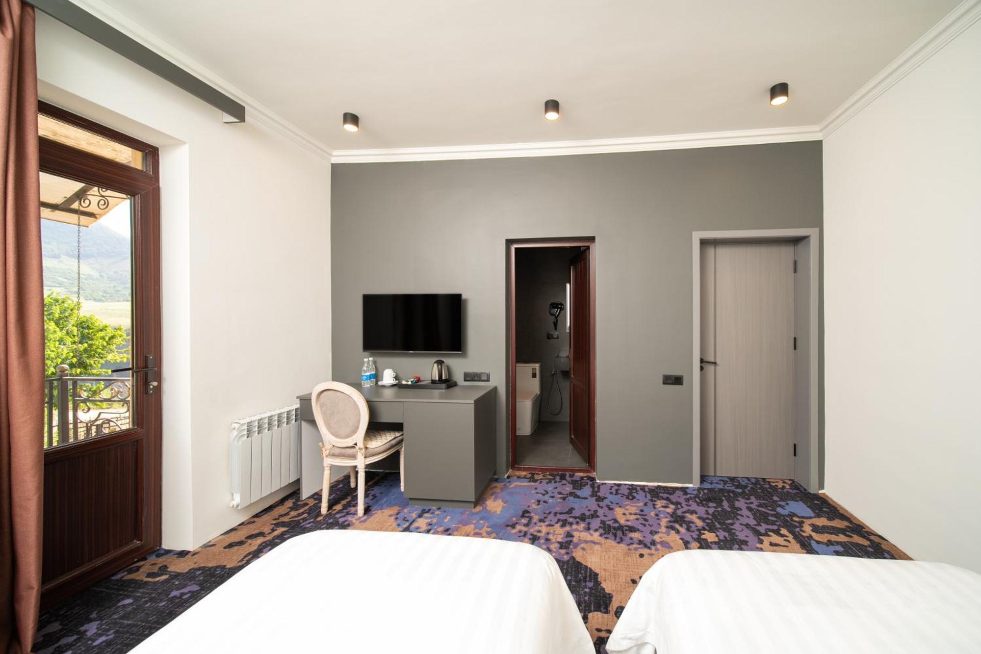 Hotel Qefilyan Sanain Bagian luar foto