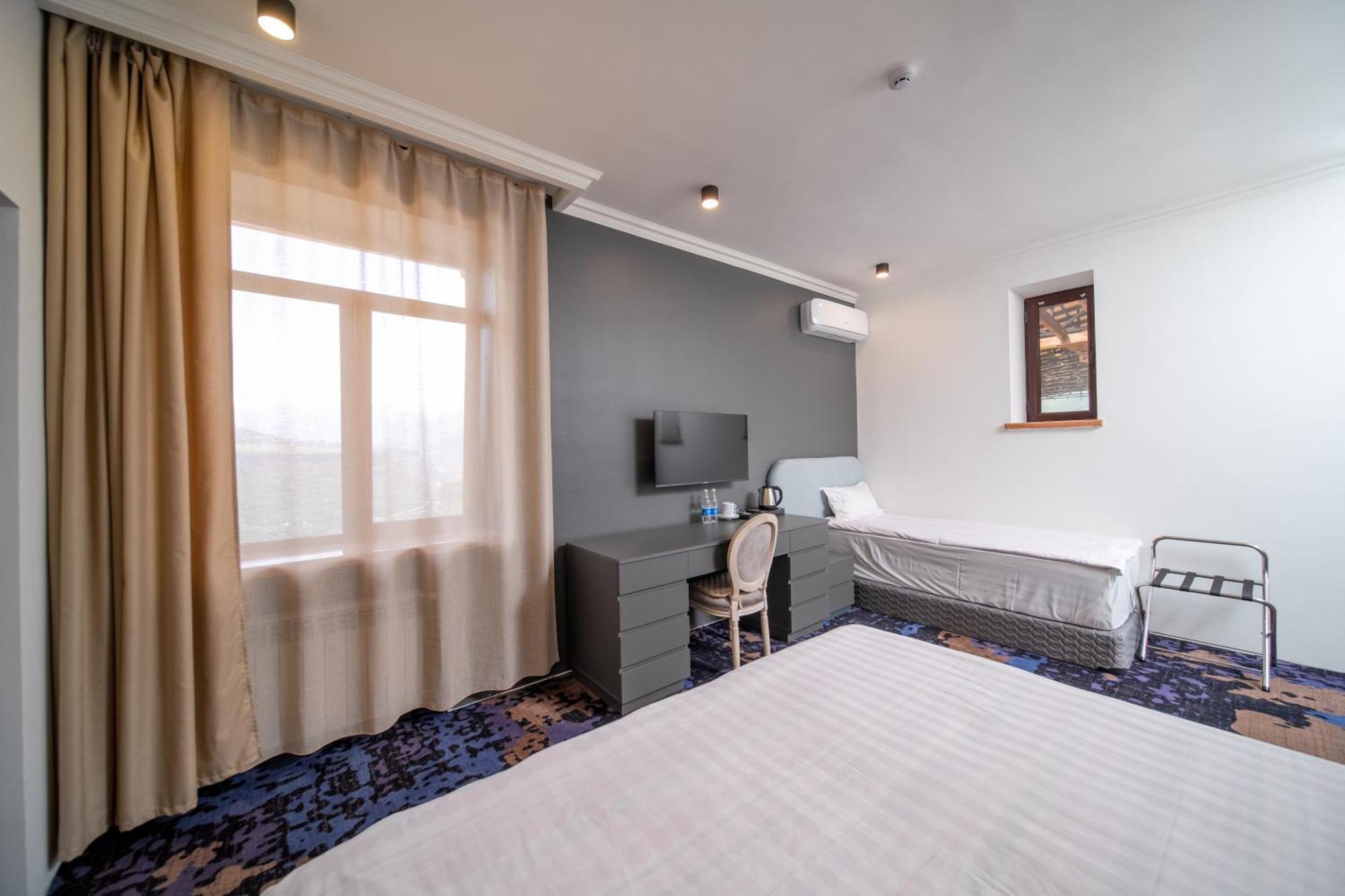 Hotel Qefilyan Sanain Bagian luar foto