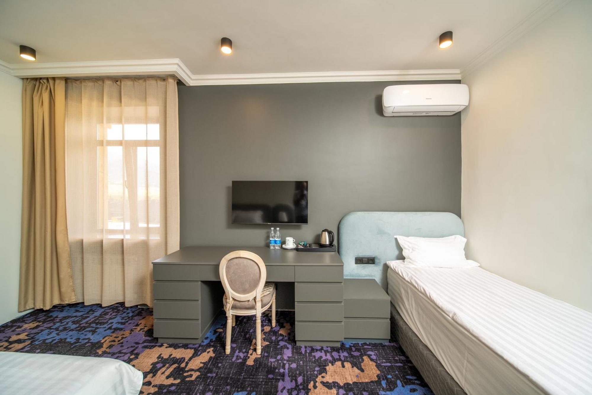 Hotel Qefilyan Sanain Bagian luar foto
