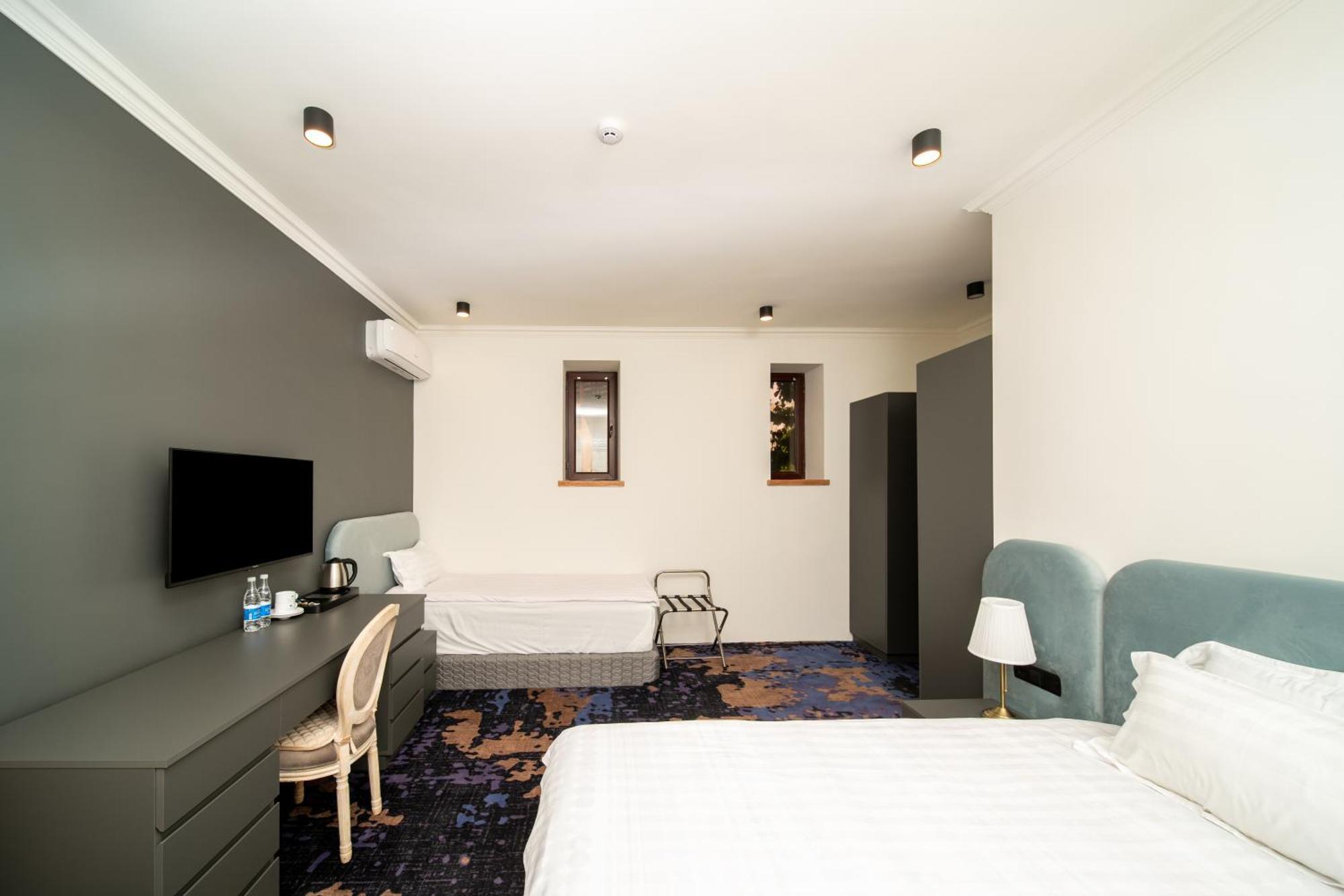 Hotel Qefilyan Sanain Bagian luar foto