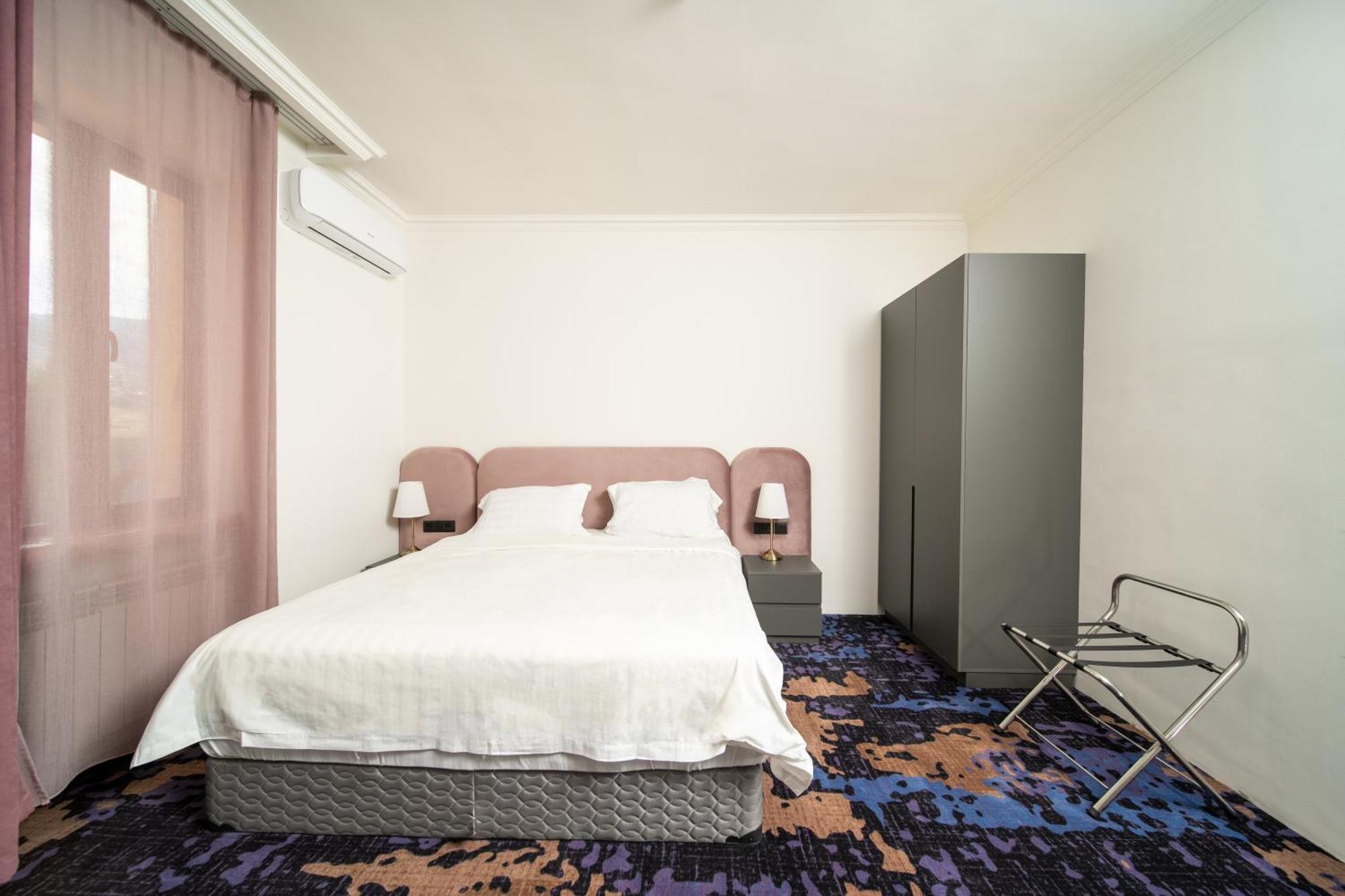 Hotel Qefilyan Sanain Bagian luar foto